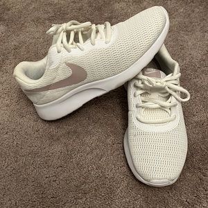 Nike Tanjun White & Rose Gold